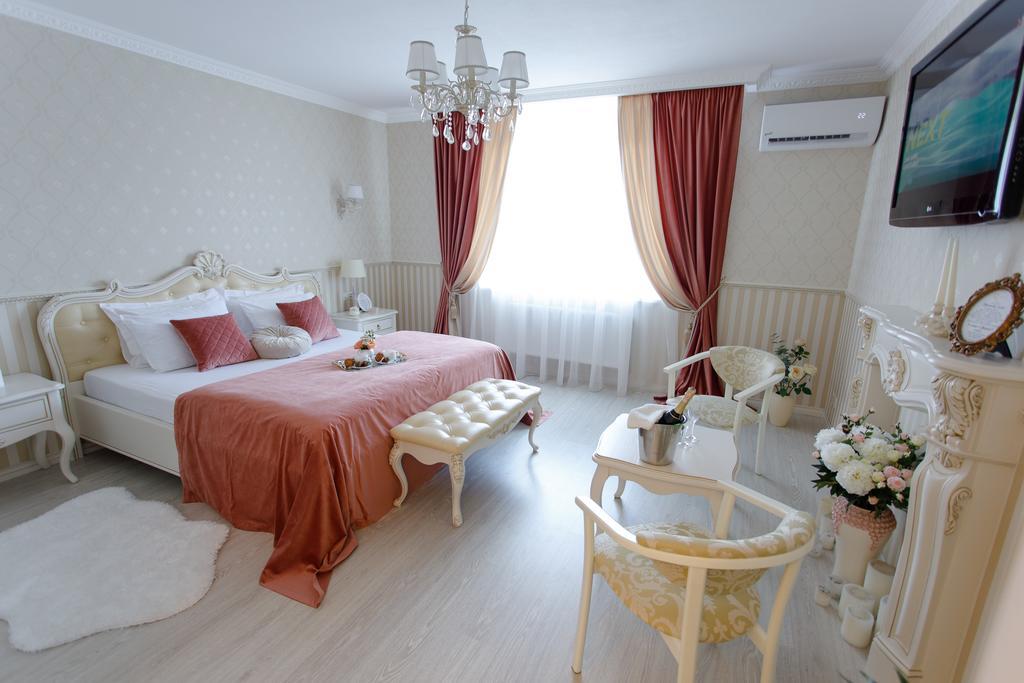 Royal Suite Apartment With Jacuzzi Sumy Bagian luar foto