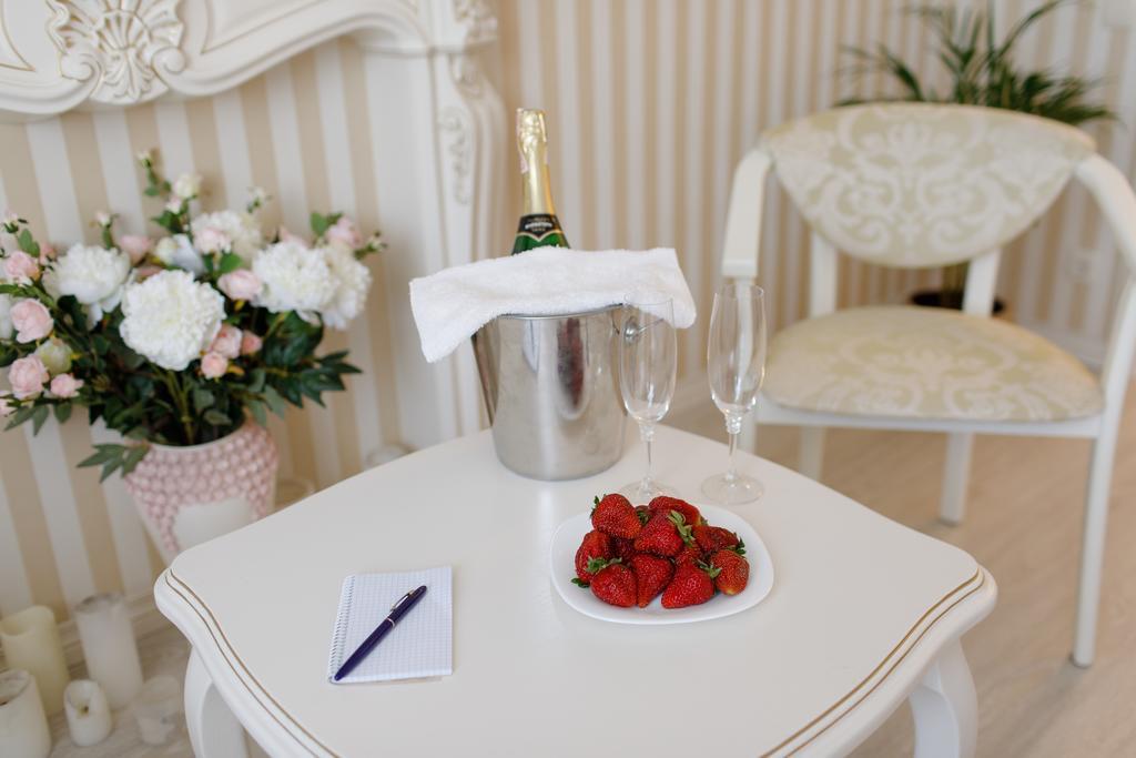 Royal Suite Apartment With Jacuzzi Sumy Bagian luar foto